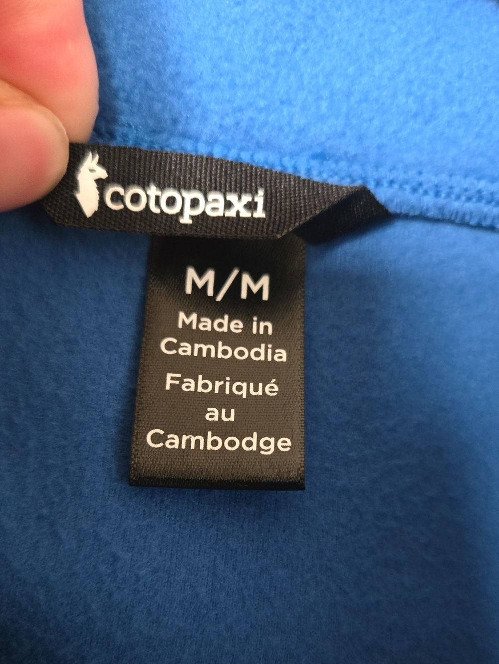 Cotopaxi Men's Colorblock Blue and Black Fleece Vest - Picture 5 of 6